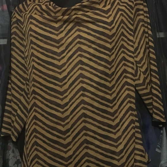 🖍2/$10🖍 ANIMAL PRINT SHIRT - Picture 1 of 3